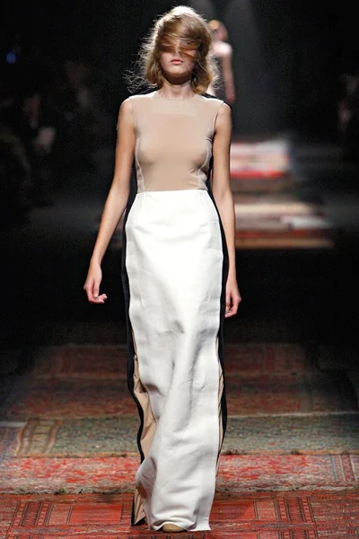 Look 8